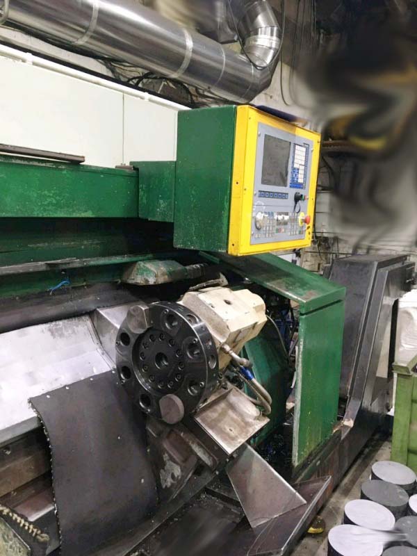 Фото токарного верстата 1720ПФ30 1720ПФ30 фото токарного патронно-центрового верстата полуатомата